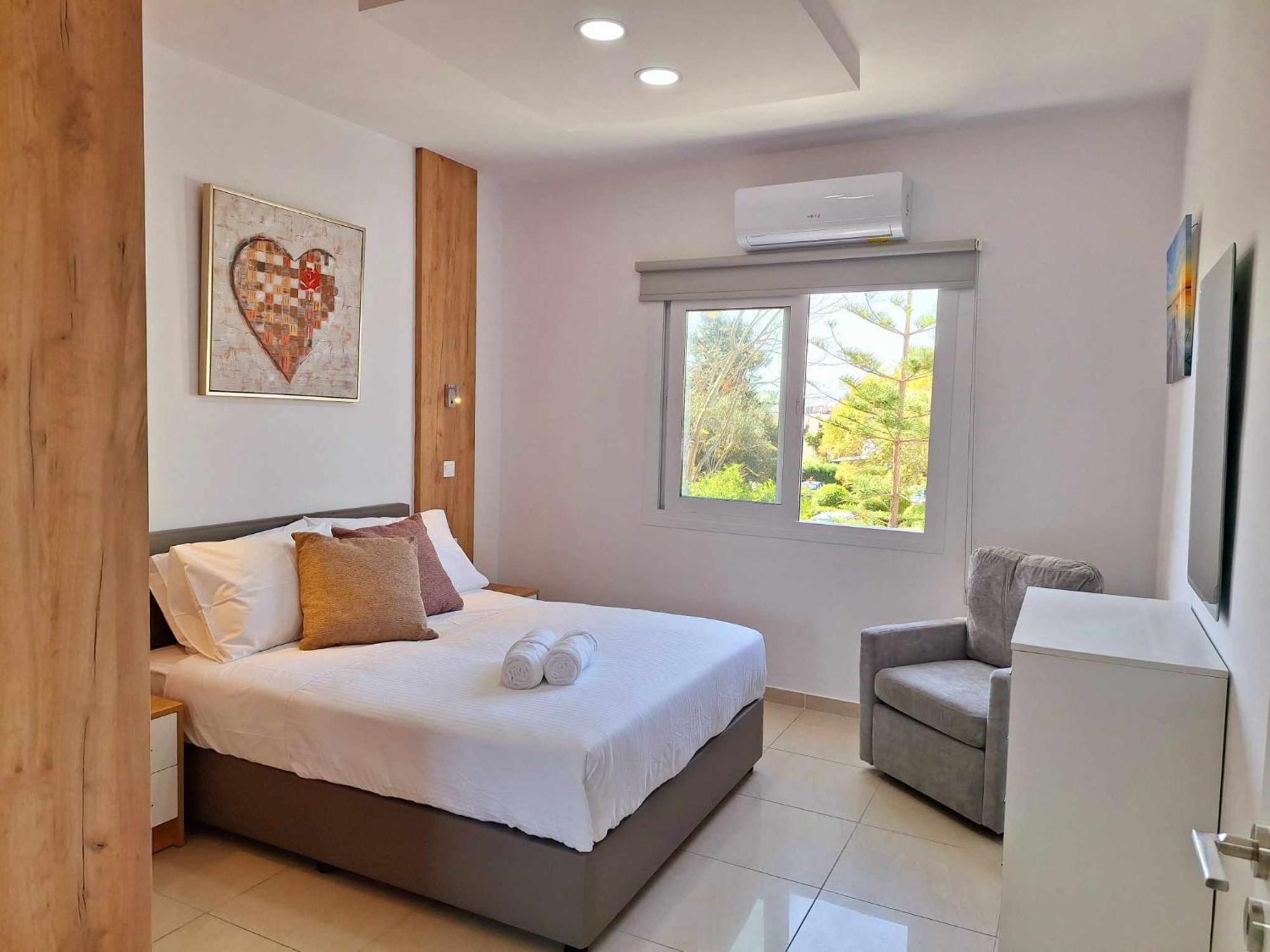 Stylish Apt Kato Paphos Close To Beach & Vibrant Harbor Life 外观 照片