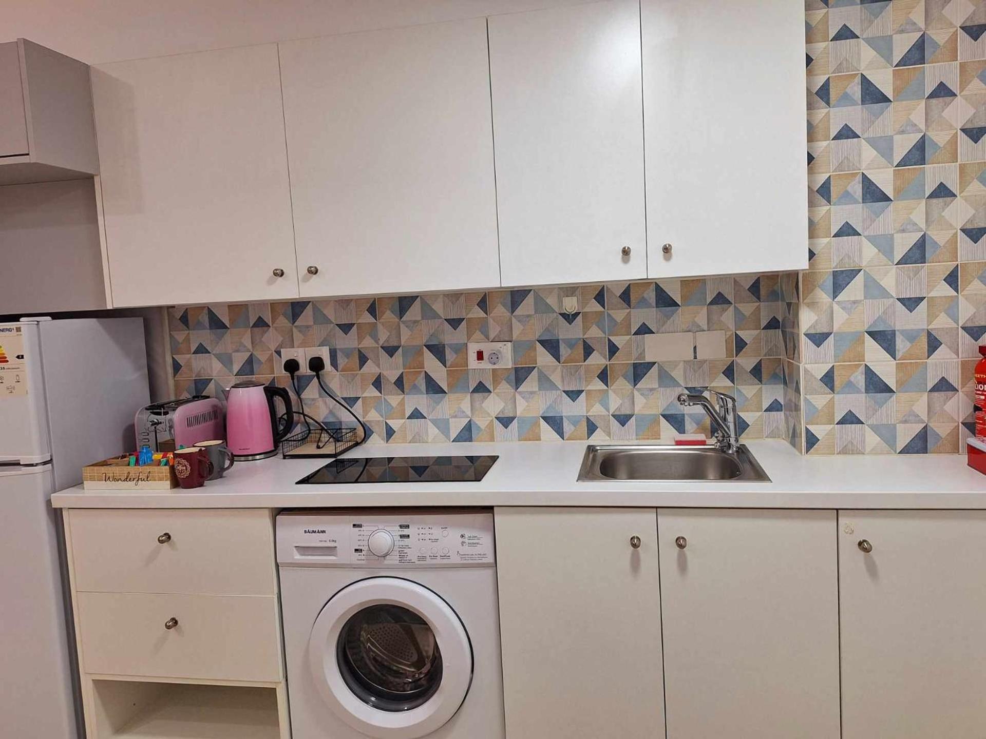 Stylish Apt Kato Paphos Close To Beach & Vibrant Harbor Life 外观 照片