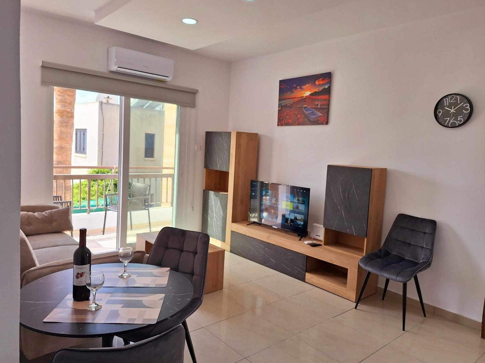 Stylish Apt Kato Paphos Close To Beach & Vibrant Harbor Life 外观 照片