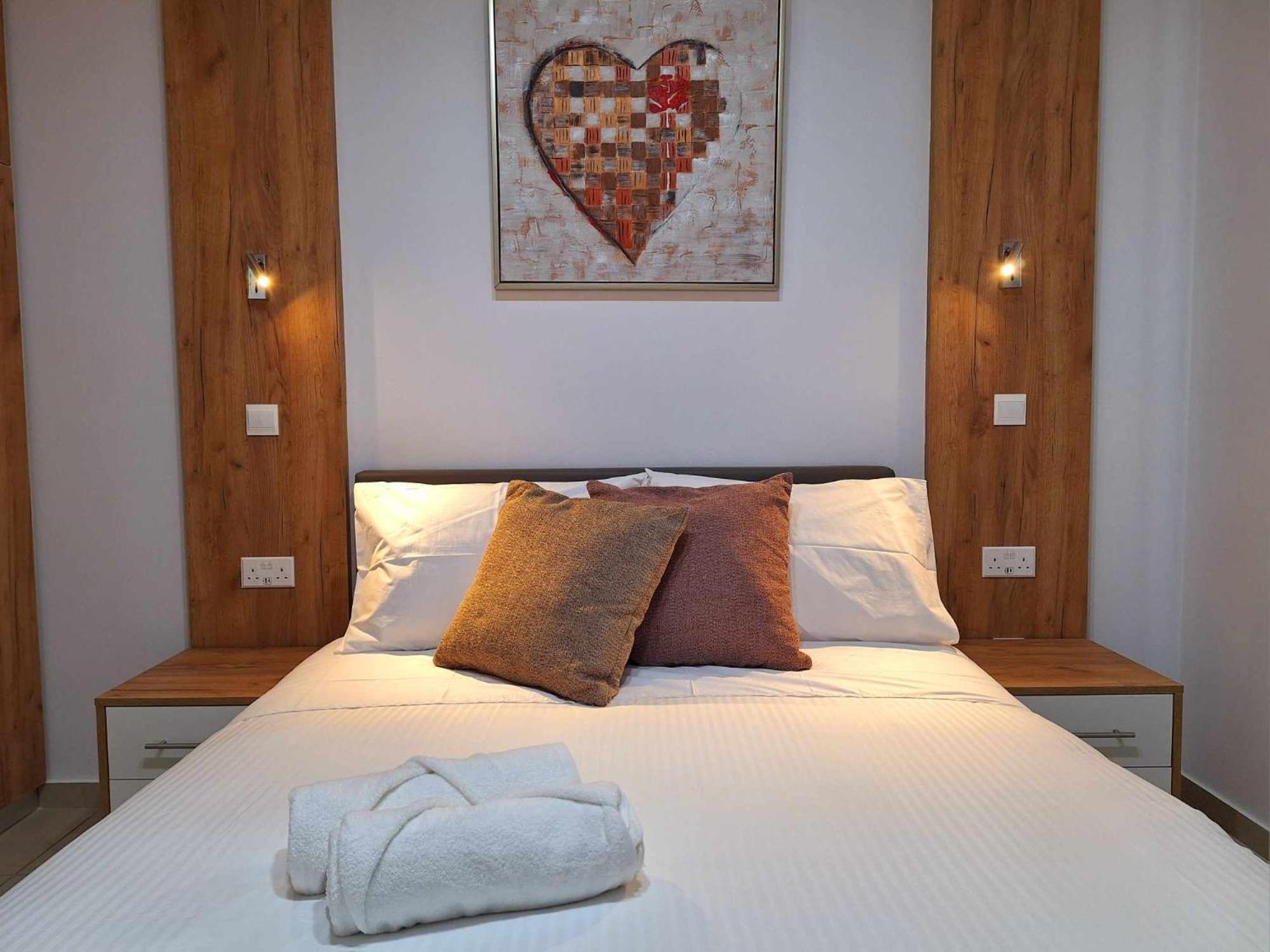 Stylish Apt Kato Paphos Close To Beach & Vibrant Harbor Life 外观 照片