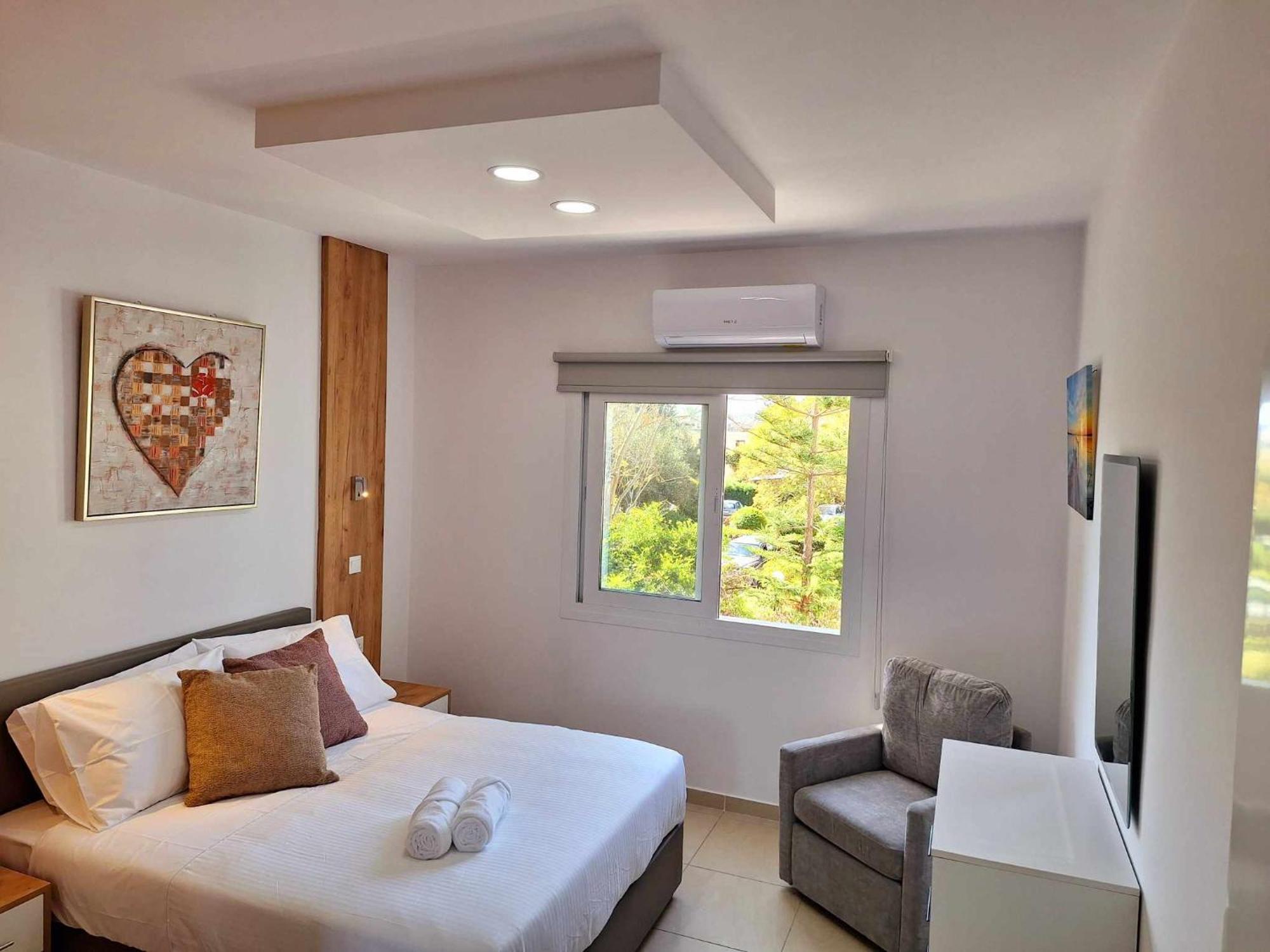 Stylish Apt Kato Paphos Close To Beach & Vibrant Harbor Life 外观 照片